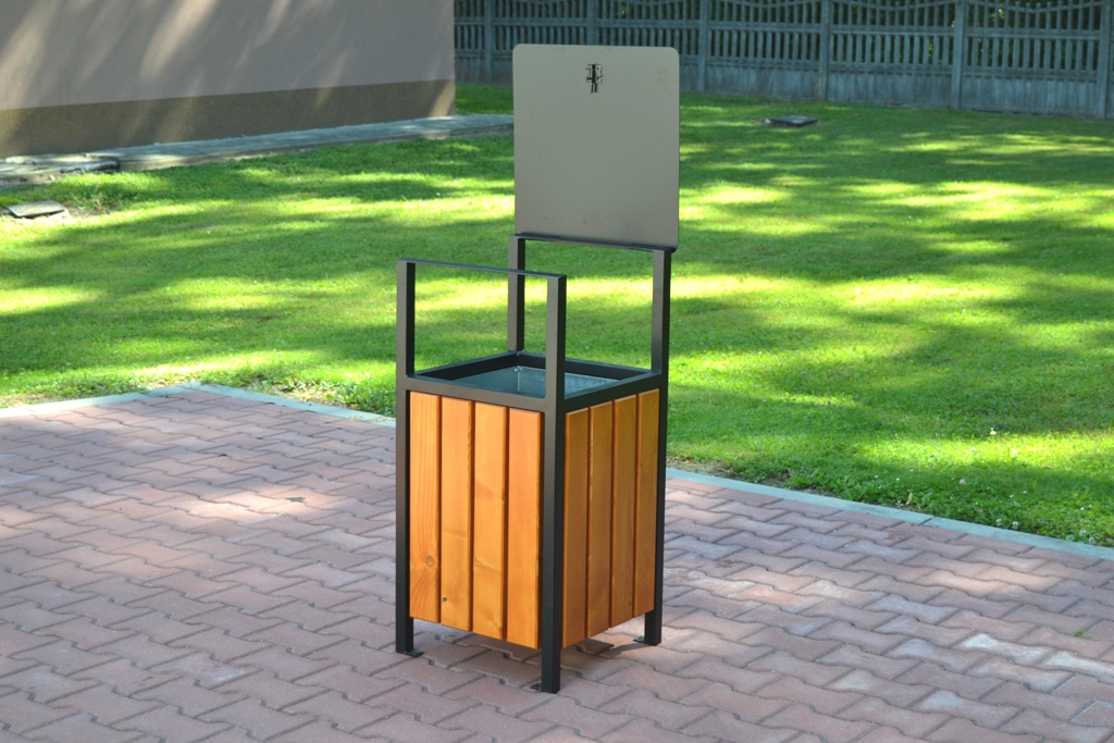 Koš na smeti Max so strieškou